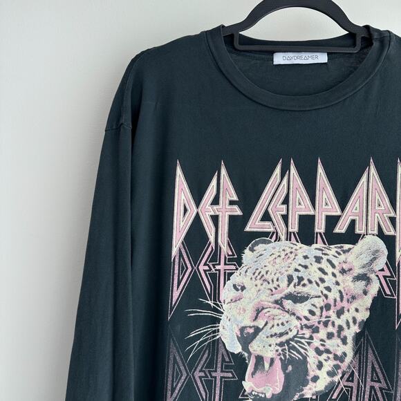 Daydreamer Def Leppard Womens Small Long Sleeve Graphic Tiger Tour Band Tee - Picture 2 of 11